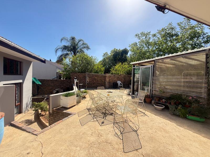 4 Bedroom Property for Sale in Panorama Western Cape